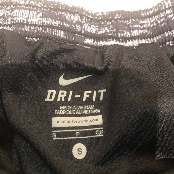 NIKE Dri-fit Black White Running Women’s Shorts Size S EUC - Picture 3 of 5